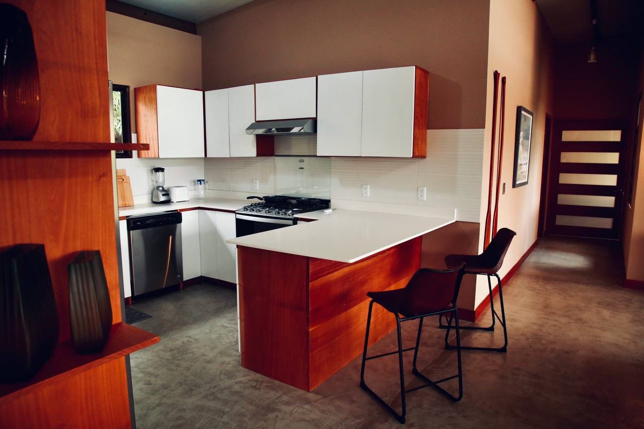 Gourmet kitchen with breakfast bar